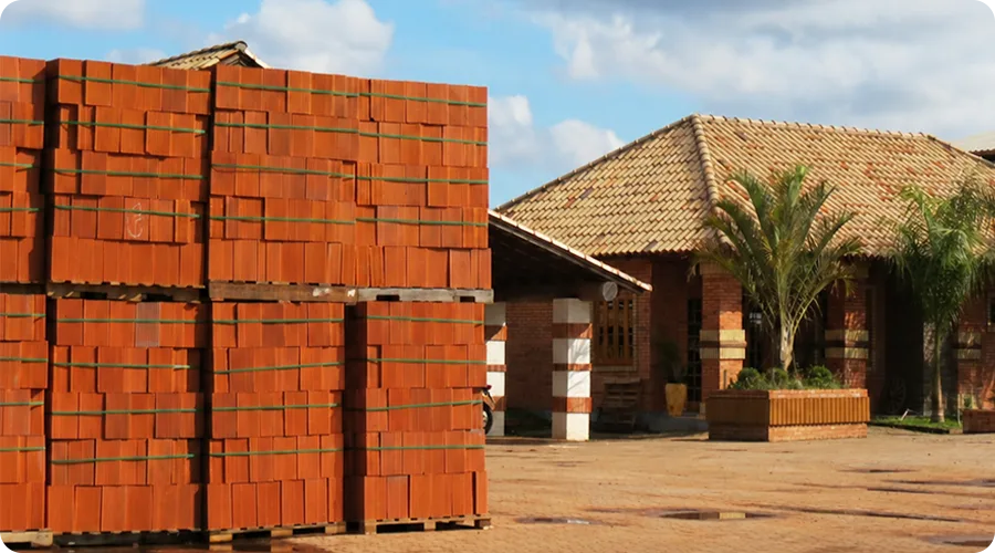 Conheça os diferenciais dos tijolos cerâmicos para obras